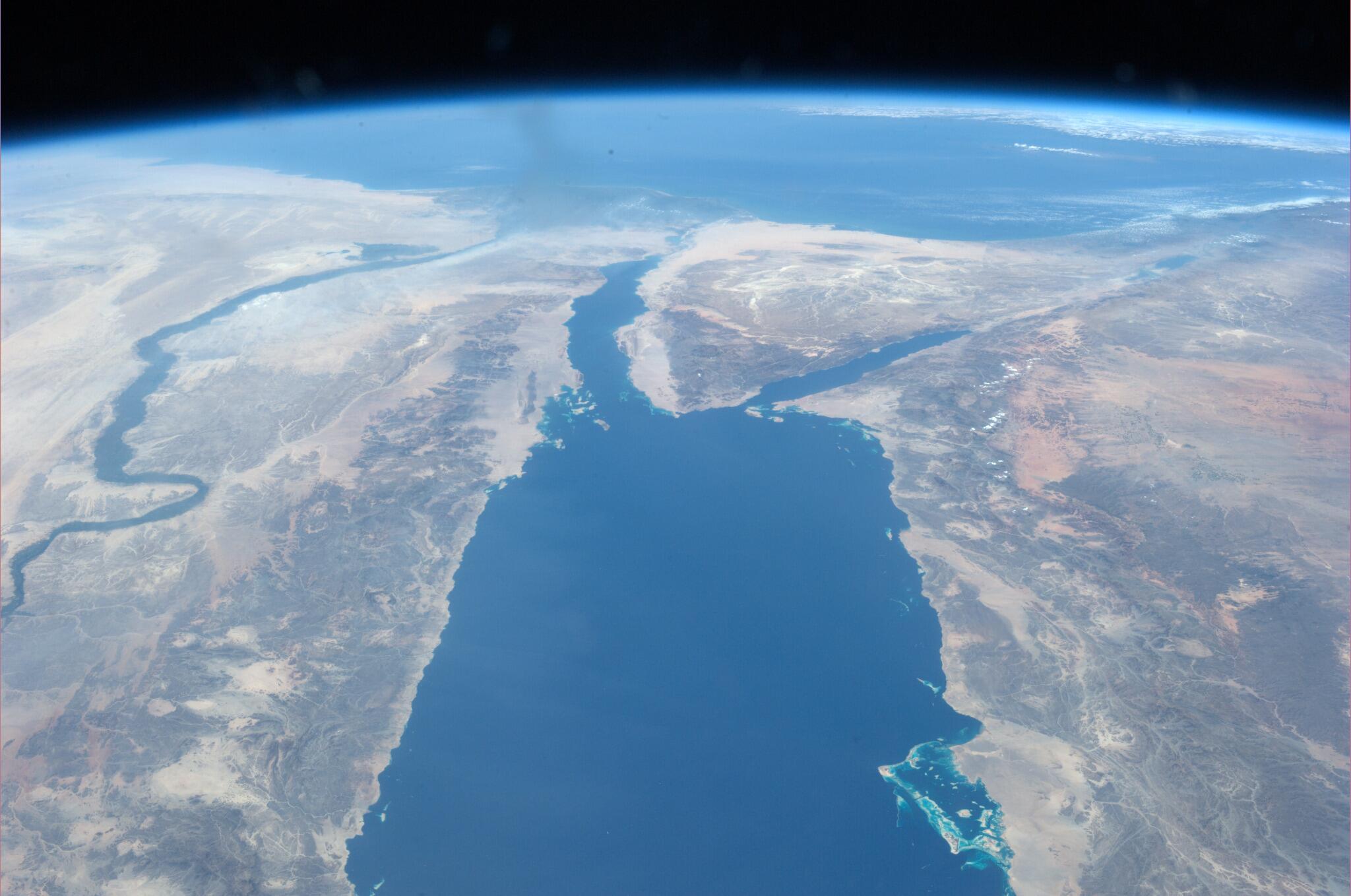 (Red Sea)